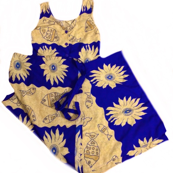 🏝Beautiful Island outfit! Comfy @ adjustable. - Picture 2 of 8